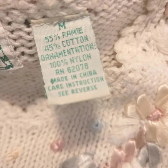 Vintage cream crochet lace pearls floral whimsy coquette cottagecore sweater M - Picture 6 of 14